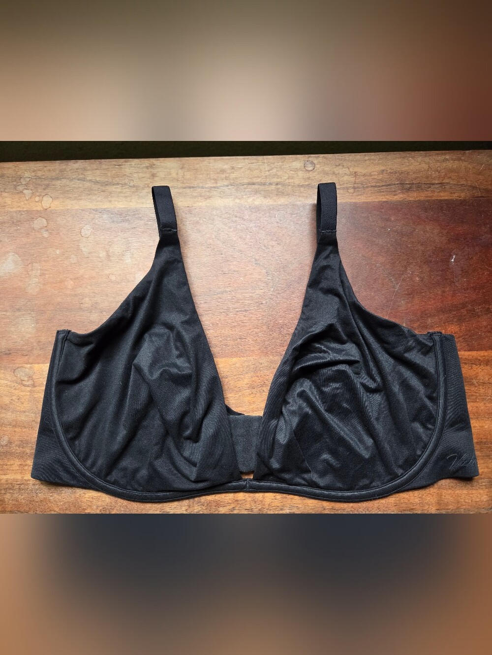 Victoria's Secret Inclredible Unlined Plunge Bra